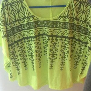 Tribal top